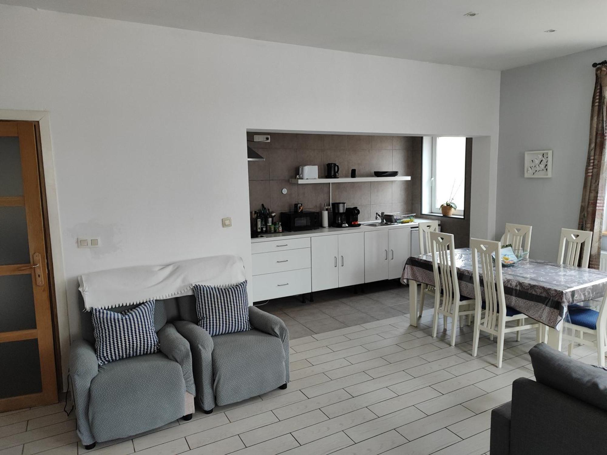 Appartement Spacieux Avec Parking Et Terrasse เดอปาน ภายนอก รูปภาพ