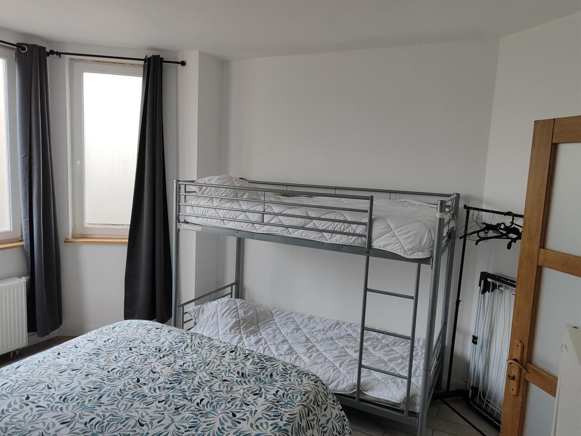 Appartement Spacieux Avec Parking Et Terrasse เดอปาน ภายนอก รูปภาพ